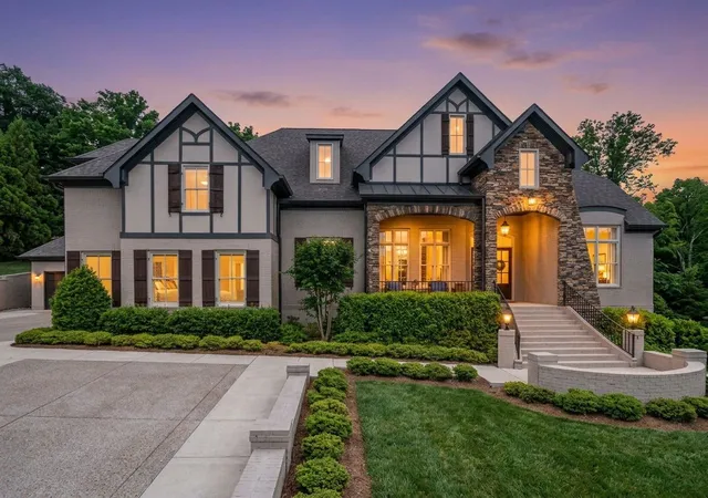 Photo 2 of Sale Pending at 5500 Iron Gate Dr, Franklin, TN 37069 | MLS# 3270471 | Listing updated on 2026-09-21