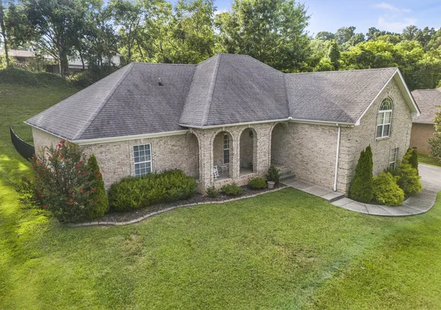 Homes for sale in Hendersonville, TN | 1009 Stafford Ct, Hendersonville, TN 37075 | MLS# 3268423