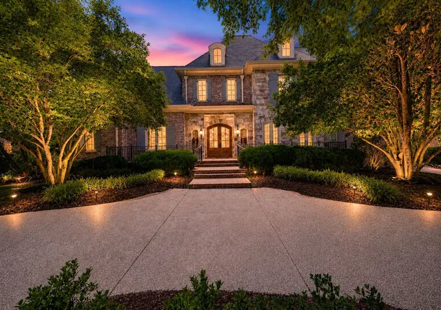 Photo 1 of Mansion for sale at 1450 Willowbrooke Cir, Franklin, TN 37069 | MLS# 3259779 | Listing updated on 2026-09-02