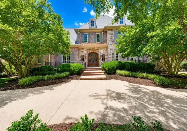 Photo 2 of Mansion for sale at 1450 Willowbrooke Cir, Franklin, TN 37069 | MLS# 3259779 | Listing updated on 2026-09-02