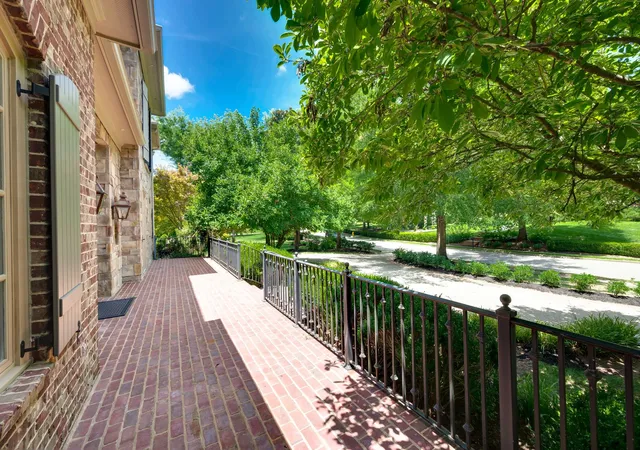Photo 3 of Mansion for sale at 1450 Willowbrooke Cir, Franklin, TN 37069 | MLS# 3259779 | Listing updated on 2026-09-02