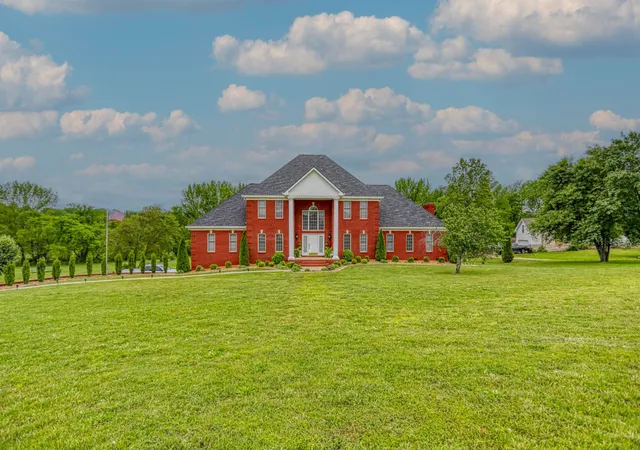 Homes for sale in Greenbrier, TN | 2025 Grandview Dr, Greenbrier, TN 37073 | MLS# 3261396
