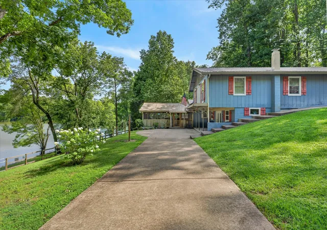 Homes for sale in Dover, TN | 554 Hickman Shores Rd, Dover, TN 37058 | MLS# 3259862