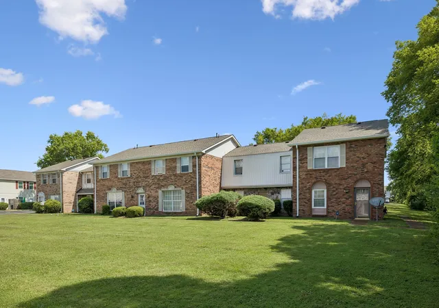 Homes for sale in Madison, TN | 1301 Neelys Bend Rd #21, Madison, TN 37115 | MLS# 3262032