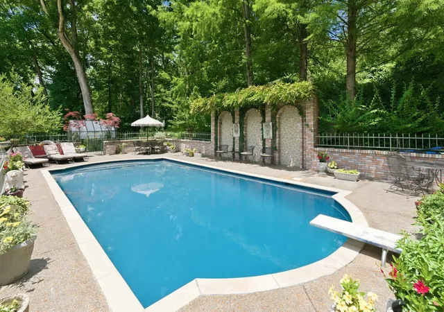 Photo 3 of Single family home for sale at 5430 Camelot Rd, Brentwood, TN 37027 | MLS# 3263958 | Listing updated on 2026-09-16