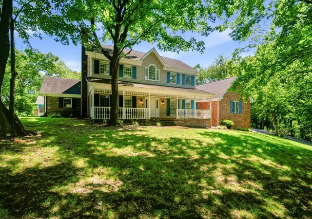 Photo 3 of Single family home for sale at 1122 Longview Dr, Hendersonville, TN 37075 | MLS# 3283645 | Listing updated on 2026-07-30