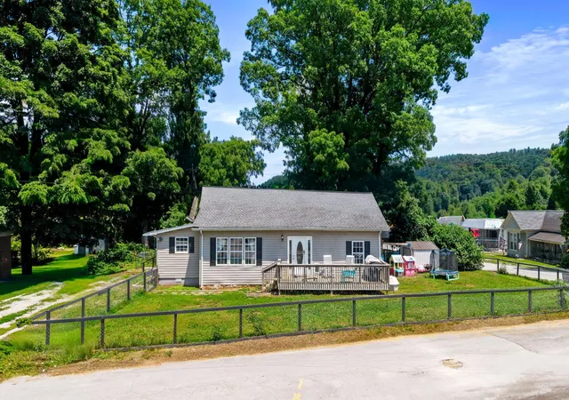 Homes for sale in Soddy Daisy, TN | 315 Depot Street, Soddy Daisy, TN 37379 | MLS# 3259898