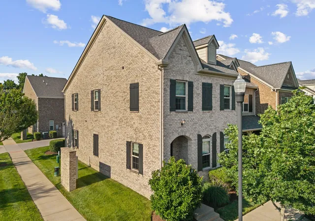 Homes for sale in Franklin, TN | 1636 Shadow Green Dr, Franklin, TN 37064 | MLS# 3269442