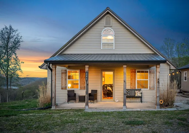 Homes for sale in Smithville, TN | 446 Oak Dr, Smithville, TN 37166 | MLS# 3259928