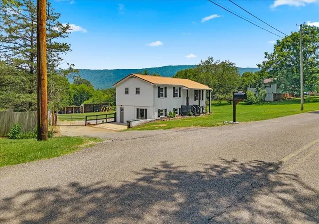 3rd image of 119 County Road 887, Etowah, TN 37331 | MLS# 3259950