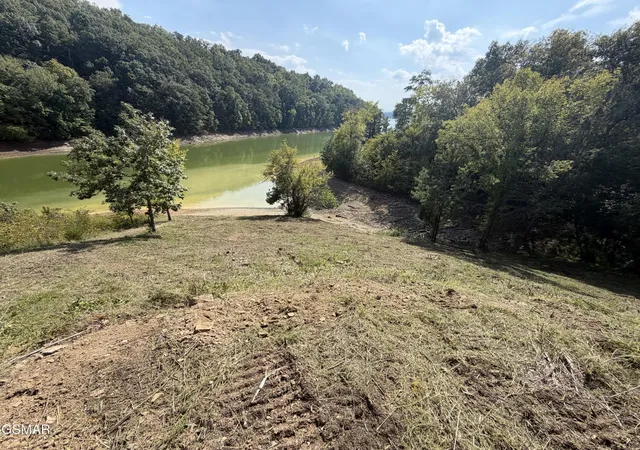 Photo 1 of Sale Pending at 30 Stone Shore Way, Dandridge, TN 37725 | MLS# 3278378 | Listing updated on 2026-09-21