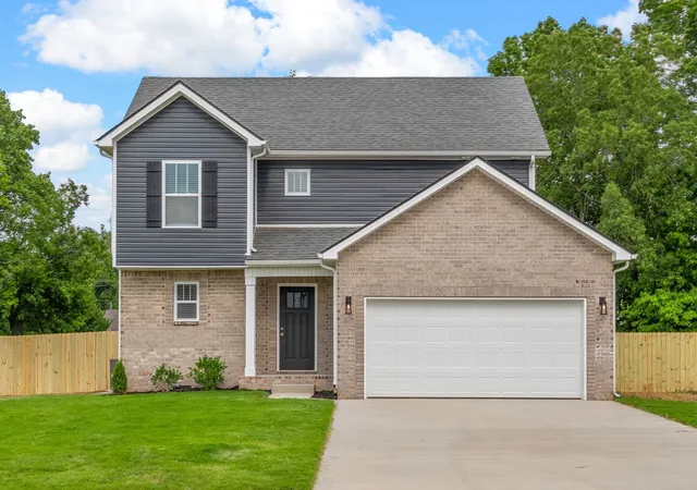 Homes for sale in Clarksville, TN | 617 Chatsworth Dr, Clarksville, TN 37042 | MLS# 3259959