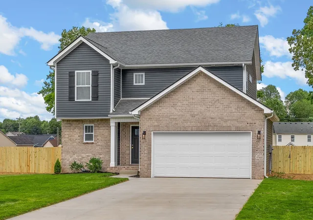 Homes for sale in Clarksville, TN | 617 Chatsworth Dr, Clarksville, TN 37042 | MLS# 3259959