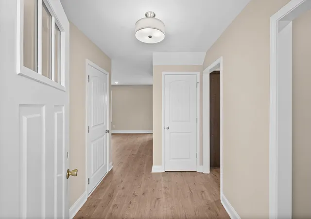 Photo 2 of Single family home for sale at 617 Chatsworth Dr, Clarksville, TN 37042 | MLS# 3259959 | Listing updated on 2026-10-24