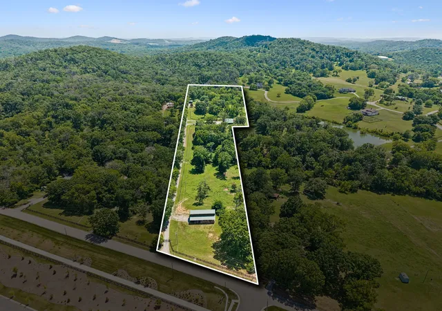 Photo 4 of Single family home for sale at 2671 Sanford Rd, Nolensville, TN 37135 | MLS# 3260021 | Listing updated on 2026-08-20