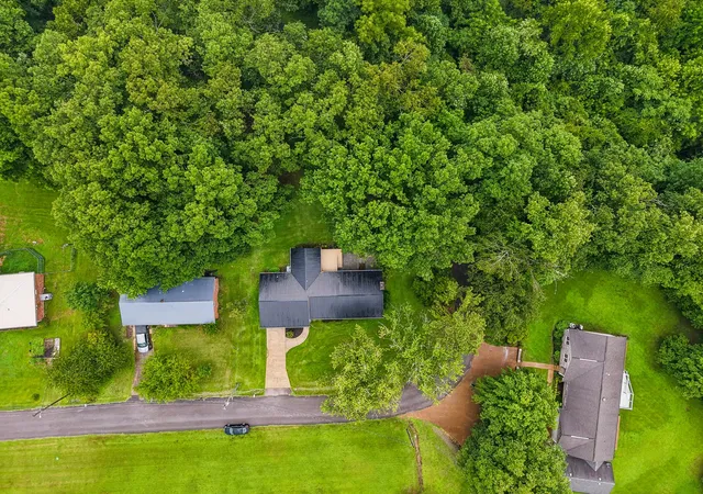 2nd image of 1416 Oakmont Circle, Centerville, TN 37033 | MLS# 3259991