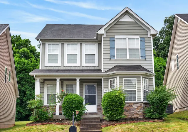 Homes for sale in Antioch, TN | 1425 Sprucedale Dr, Antioch, TN 37013 | MLS# 3260305