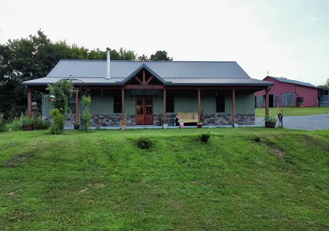 3rd image of 354 Dyer Ridge Rd, Baxter, TN 38544 | MLS# 3260225
