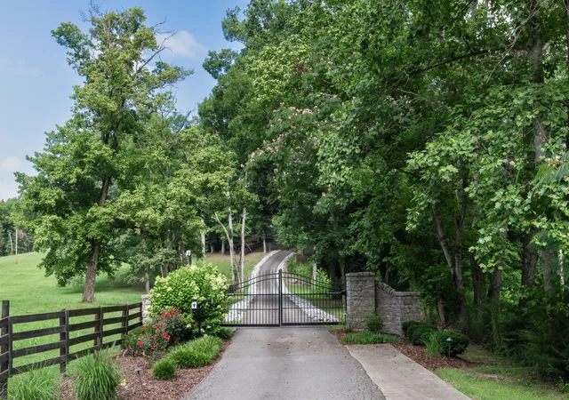 1st image of 1025 Choate Rd, Dickson, TN 37055 | MLS# 3288138