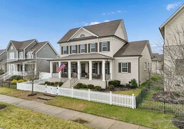Photo 2 of Single family home for sale at 1566 Drakes Crk Rd, Hendersonville, TN 37075 | MLS# 3260199 | Listing updated on 2026-09-17