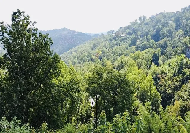 1st image of 670 Pinecrest Dr, Gatlinburg, TN 37738 | MLS# 3288796
