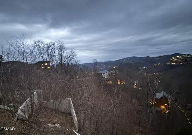 23rd image of 670 Pinecrest Dr, Gatlinburg, TN 37738 | MLS# 3288796