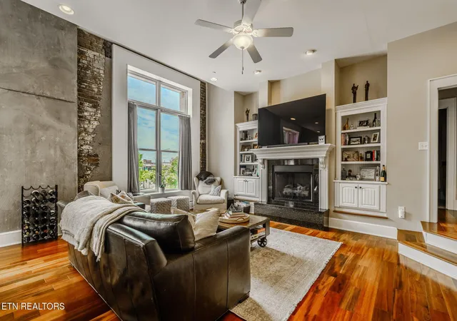 Photo 3 of Condo for sale at 300 S Gay St #103, Knoxville, TN 37902 | MLS# 3278449 | Listing updated on 2026-08-20