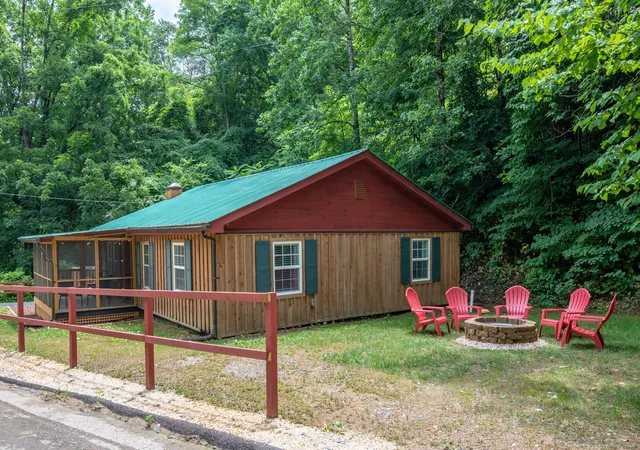 Photo 1 of Single family home for sale at 2604 Mccarter Ln, Sevierville, TN 37876 | MLS# 3261394 | Listing updated on 2026-08-13
