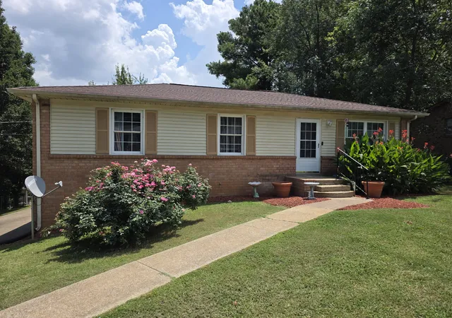 Homes for sale in Springfield, TN | 117 Mimosa Dr, Springfield, TN 37172 | MLS# 3260137