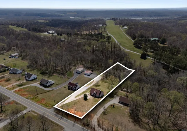 Homes for sale in Chapmansboro, TN | 2789 Hwy 12 N, Chapmansboro, TN 37035 | MLS# 3260120
