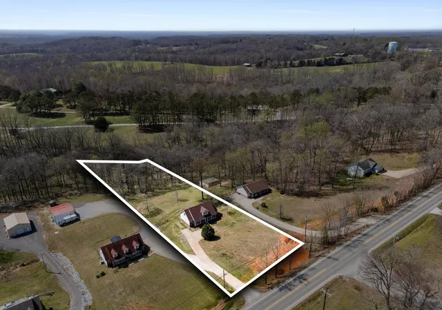 Homes for sale in Chapmansboro, TN | 2789 Hwy 12 N, Chapmansboro, TN 37035 | MLS# 3260120