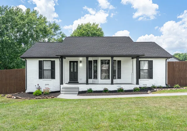 Homes for sale in Greenbrier, TN | 2068 Shawnee Ln, Greenbrier, TN 37073 | MLS# 3261417