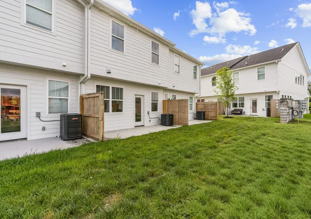 Photo 2 of Townhouse for sale at 172 High Park Cir #172, Lebanon, TN 37090 | MLS# 3260489 | Listing updated on 2026-08-22