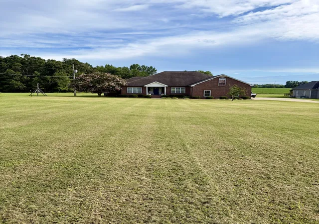 Photo 4 of Single family home for sale at 419 W Hester Rd, Cottontown, TN 37048 | MLS# 3260702 | Listing updated on 2026-09-24