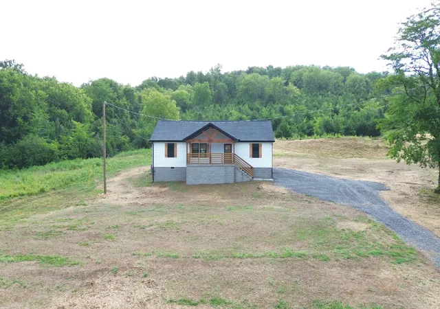 Photo 2 of Single family home for sale at 797 Smith Bnd Ln, Gainesboro, TN 38562 | MLS# 3260506 | Listing updated on 2026-08-23