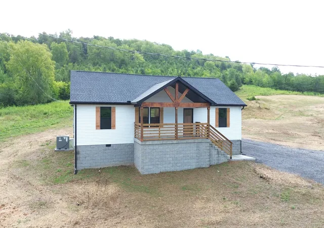 Photo 3 of Single family home for sale at 797 Smith Bnd Ln, Gainesboro, TN 38562 | MLS# 3260506 | Listing updated on 2026-08-23