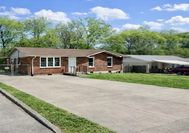 Homes for sale in Hendersonville, TN | 149 Cline Ave, Hendersonville, TN 37075 | MLS# 3264284