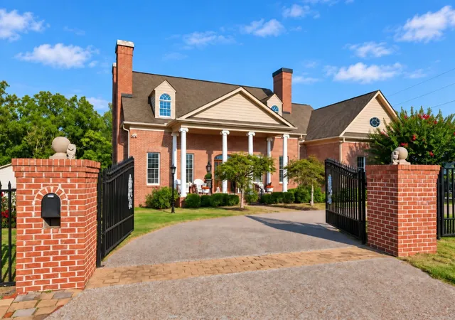 Single family home for sale at 200 Holmes Crk Rd, Smithville, TN 37166 | MLS# 3260325