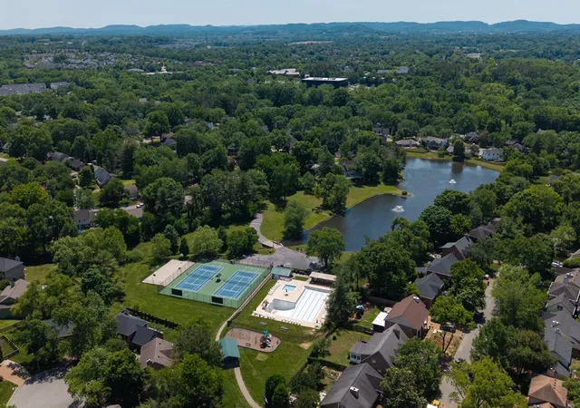 Photo 2 of Single family home for sale at 518 Maplegrove Dr, Franklin, TN 37064 | MLS# 3263948 | Listing updated on 2026-08-28