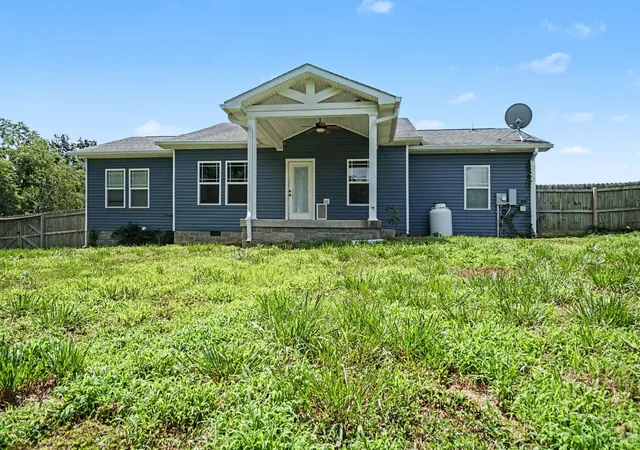 1st image of 3000 Noble Ct, Waco, KY 40385 | MLS# 3260988