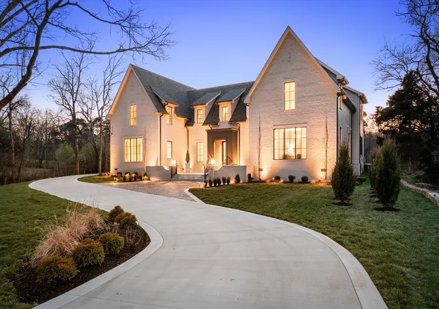 Photo 1 of Mansion for sale at 641 Brook Holw Rd, Nashville, TN 37205 | MLS# 3262709 | Listing updated on 2026-08-22