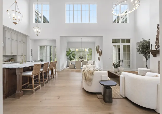Photo 3 of Mansion for sale at 641 Brook Holw Rd, Nashville, TN 37205 | MLS# 3262709 | Listing updated on 2026-08-22