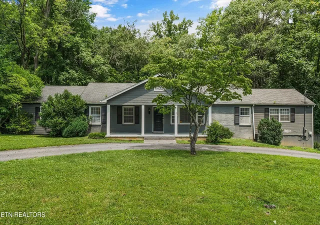 Homes for sale in Knoxville, TN | 5403 E Sunset Rd, Knoxville, TN 37914 | MLS# 3260256