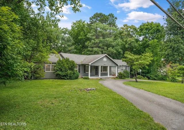 Homes for sale in Knoxville, TN | 5403 E Sunset Rd, Knoxville, TN 37914 | MLS# 3260256