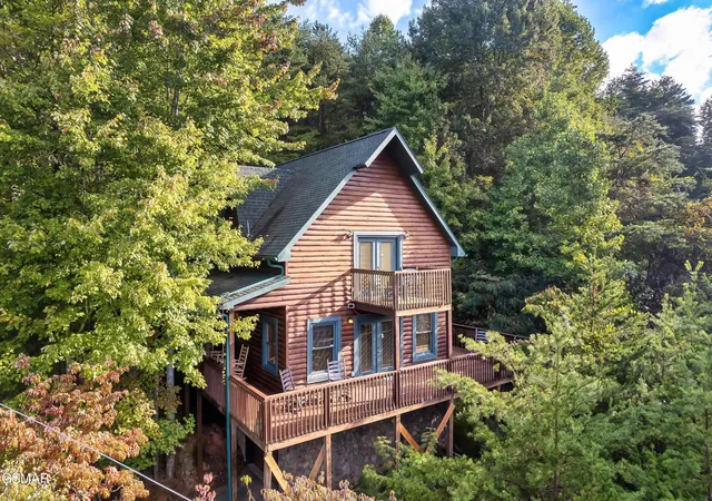 Photo 1 of Single family home for sale at 1204 Honeysuckle Ln, Sevierville, TN 37876 | MLS# 3299561 | Listing updated on 2026-09-26