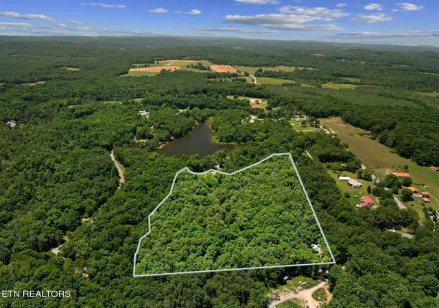 Photo 1 of Land for sale at 111 Seminole Cir, Crossville, TN 38572 | MLS# 3260279 | Listing updated on 2026-09-03