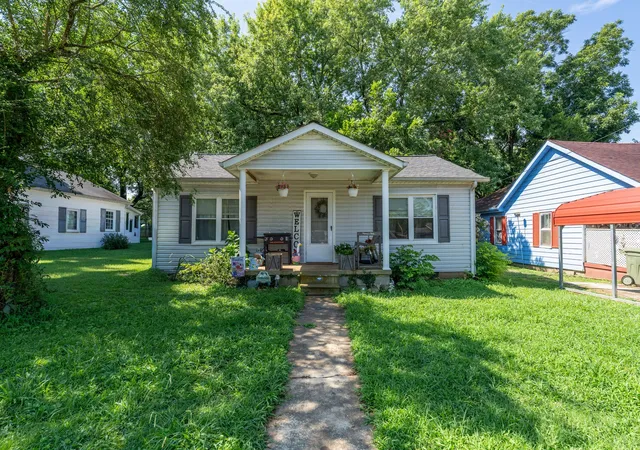 1st image of 315 Debus St, Lawrenceburg, TN 38464 | MLS# 3285776