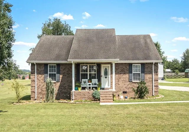 Homes for sale in Castalian Springs, TN | 1012 Peak Dr, Castalian Springs, TN 37031 | MLS# 3260355