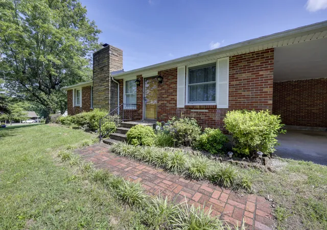 Homes for sale in Greenbrier, TN | 13210 Betts Rd, Greenbrier, TN 37073 | MLS# 3260379