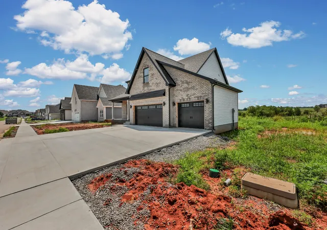 3rd image of 218 Low Plains Ln, Clarksville, TN 37043 | MLS# 3262103